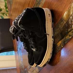 Black Nike Air Force One Mids size 4